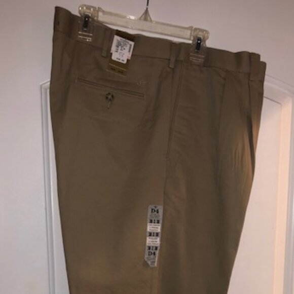Mens Dockers 38x30 Khaki Pants **New** - Picture 1 of 4